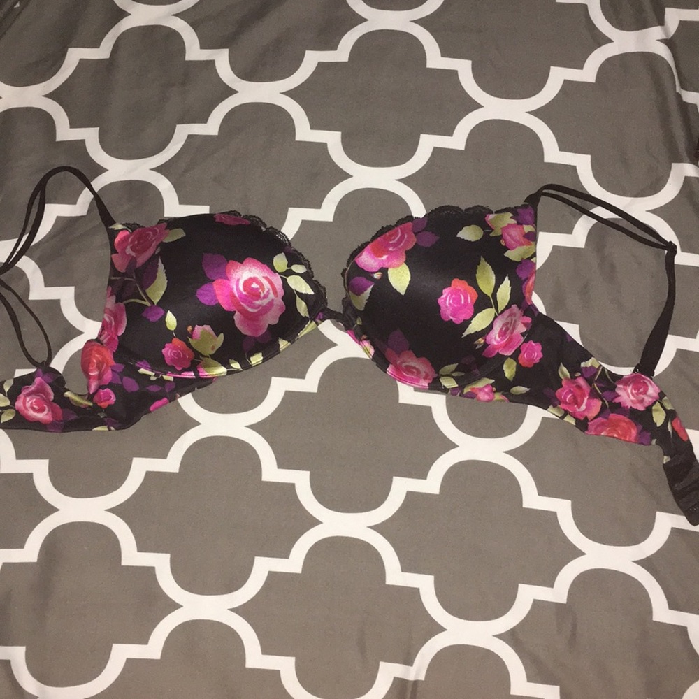 Used Victoria’s Secret Very Sexy Bra Size 36C